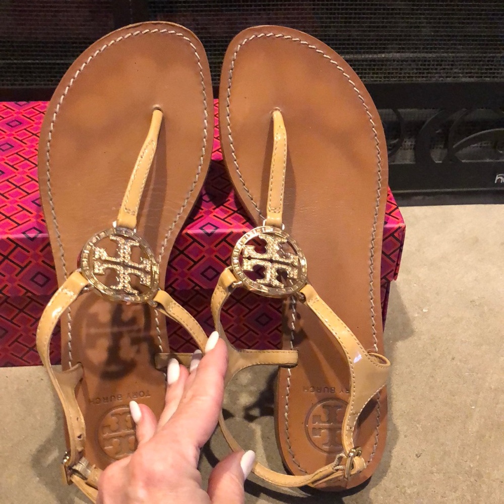 Tory Burch Violet Thong - Patent Calf